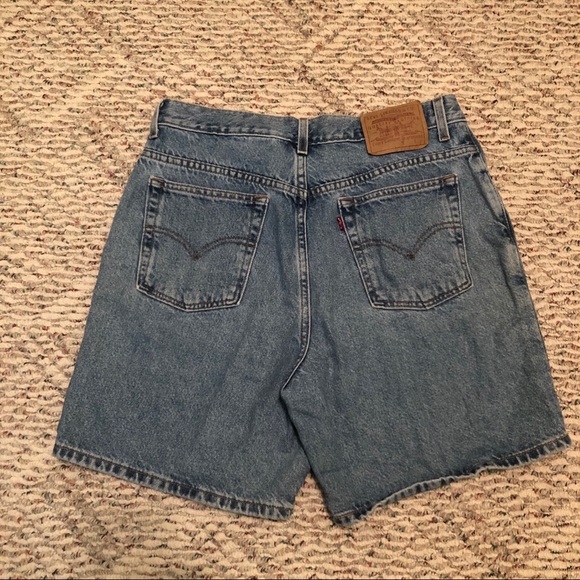 Vintage Levi’s shorts - Picture 3 of 4